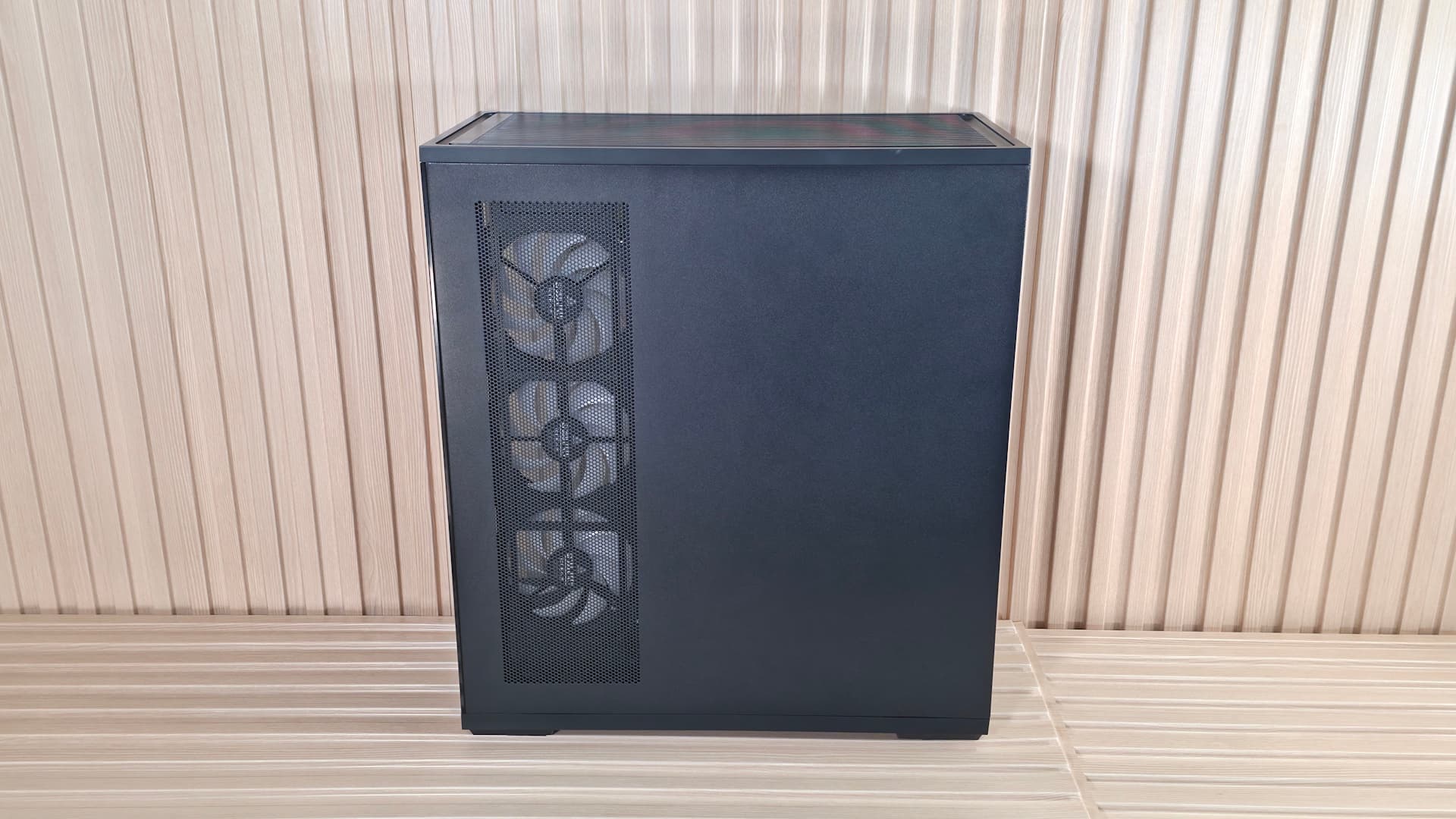 Montech TG3 - Outside