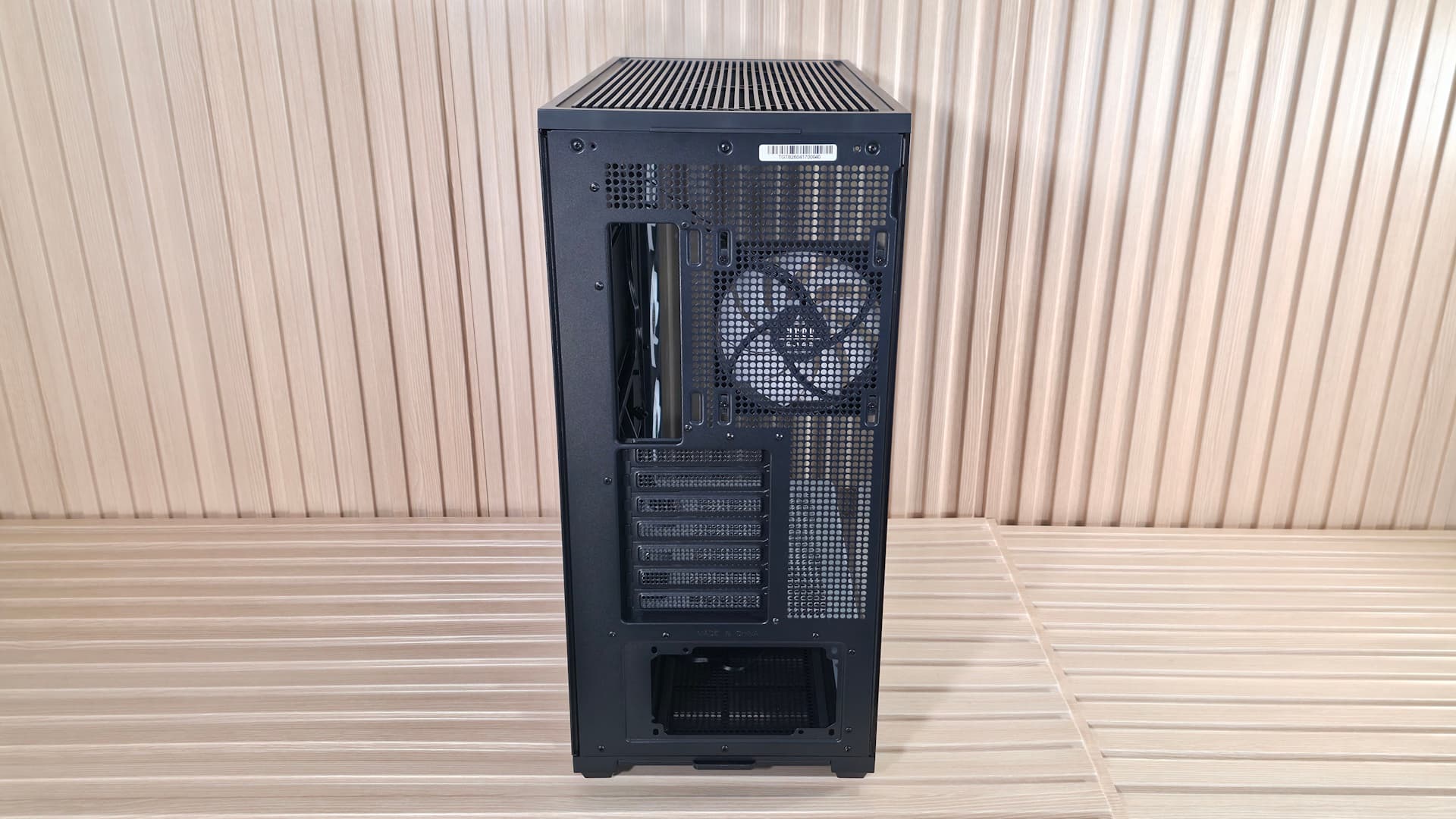 Montech TG3 - Outside