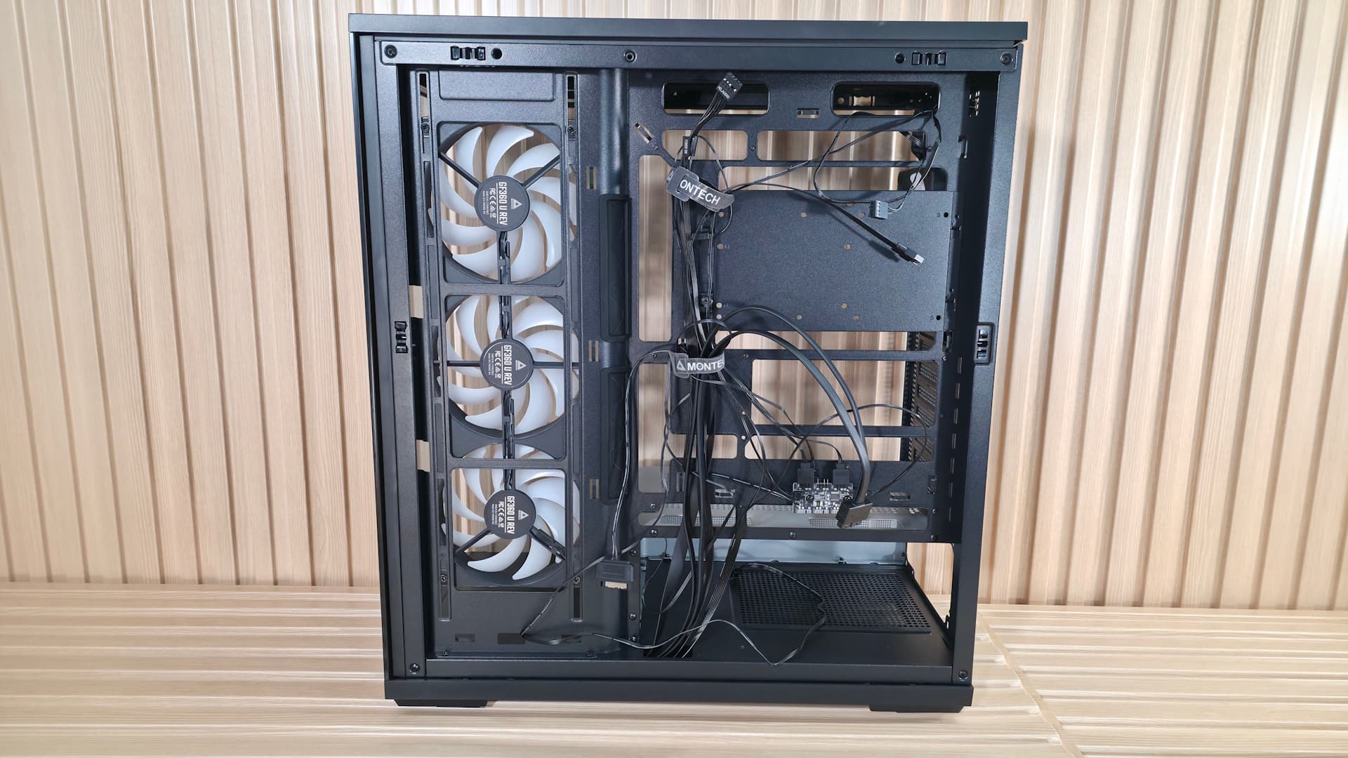 Montech TG3 - internal