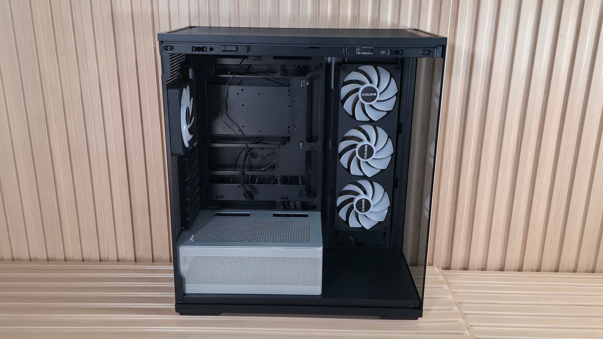 Montech TG3 - internal