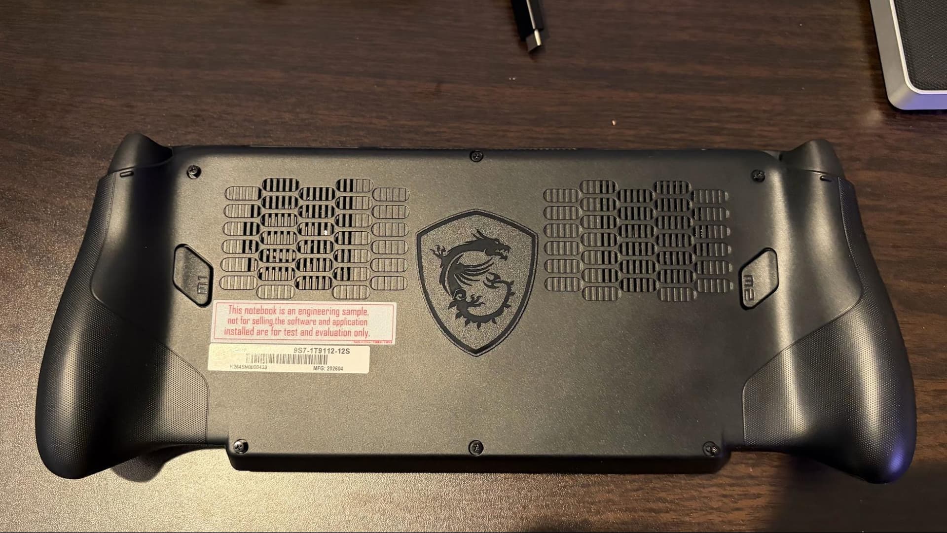 MSI Claw 8 EX AI+