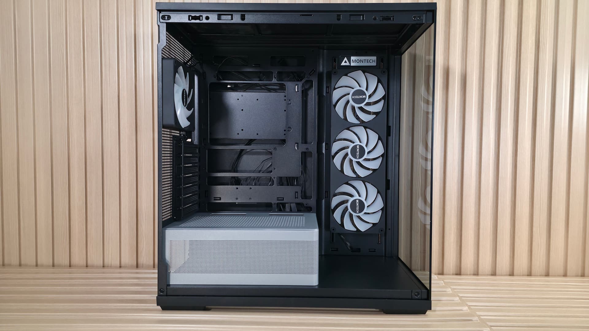 Montech TG3 - internal