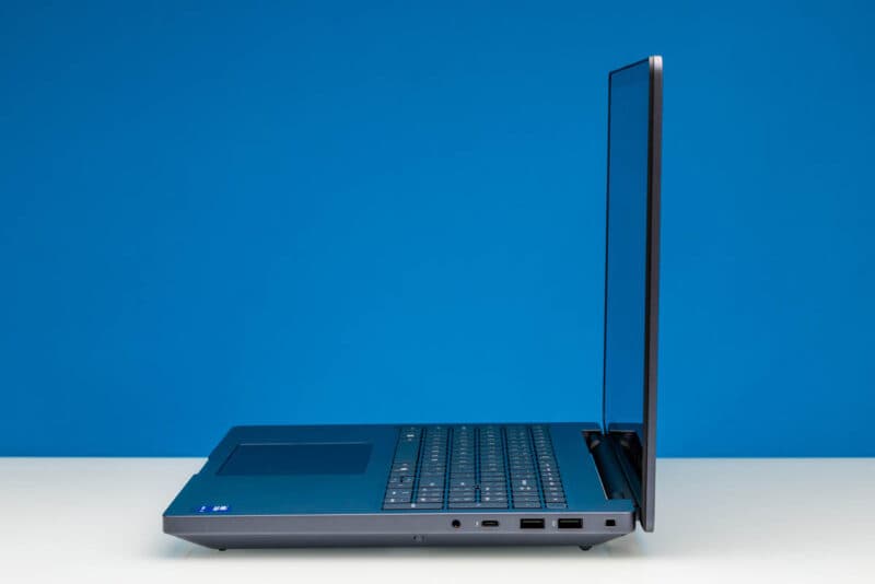 Dell Pro Max 16 Laptop Side 3