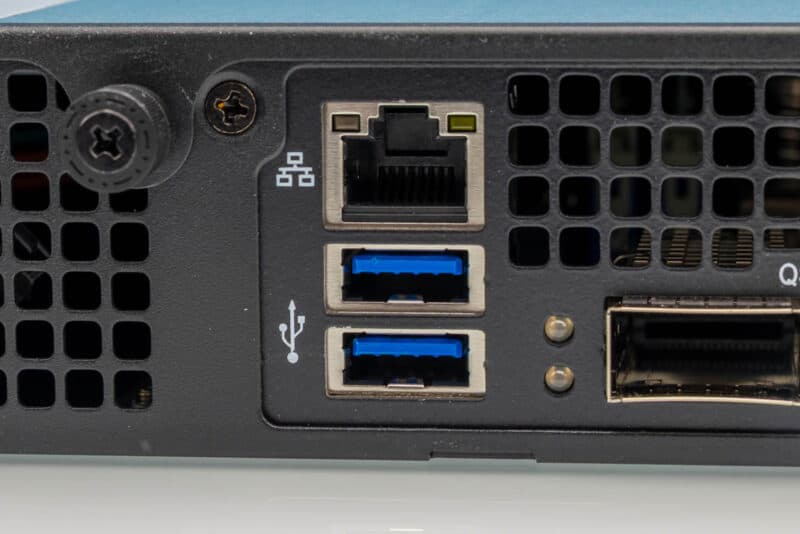 Supermicro SYS-112D-36C-FN3P USB 3.0 Type-A ports