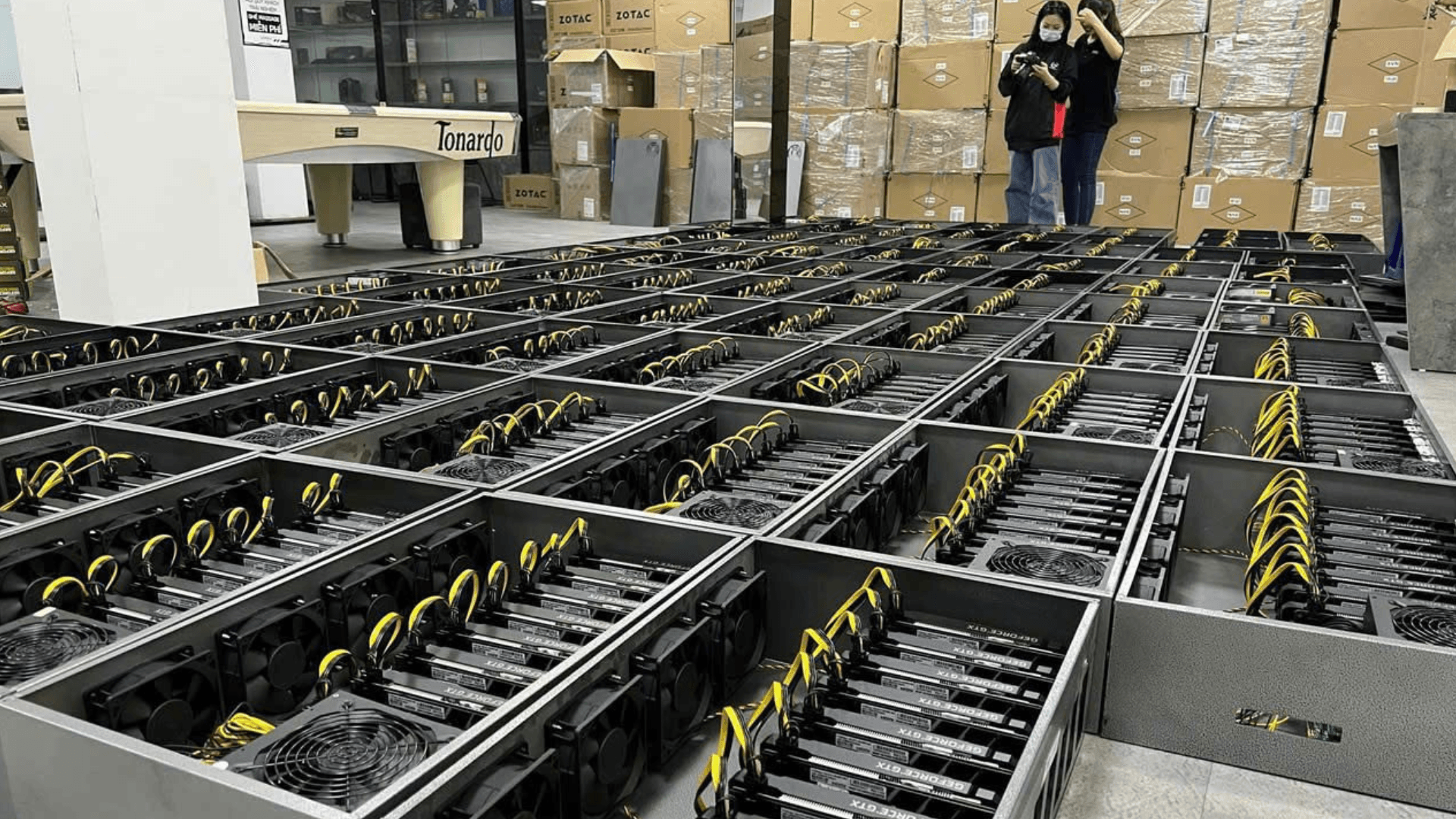 Crypto mining rigs for the cryptocurrency Pearl
