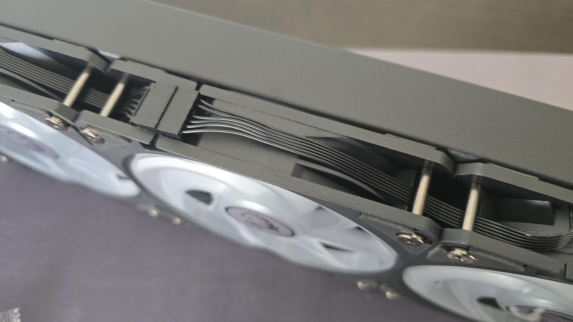 MSI MPG Coreliquid P22 360