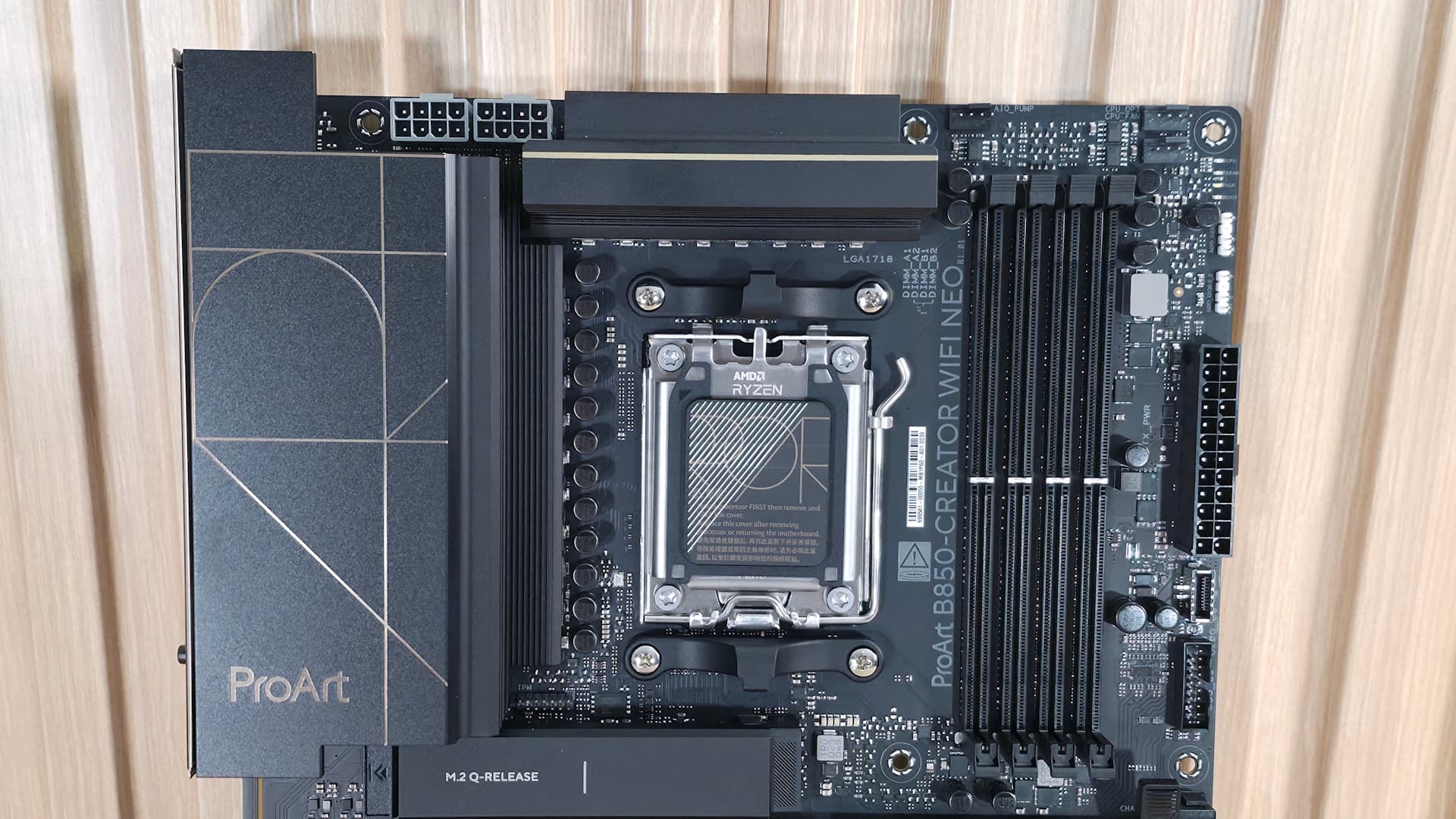 Asus B850-Creator Wifi Neo - top half