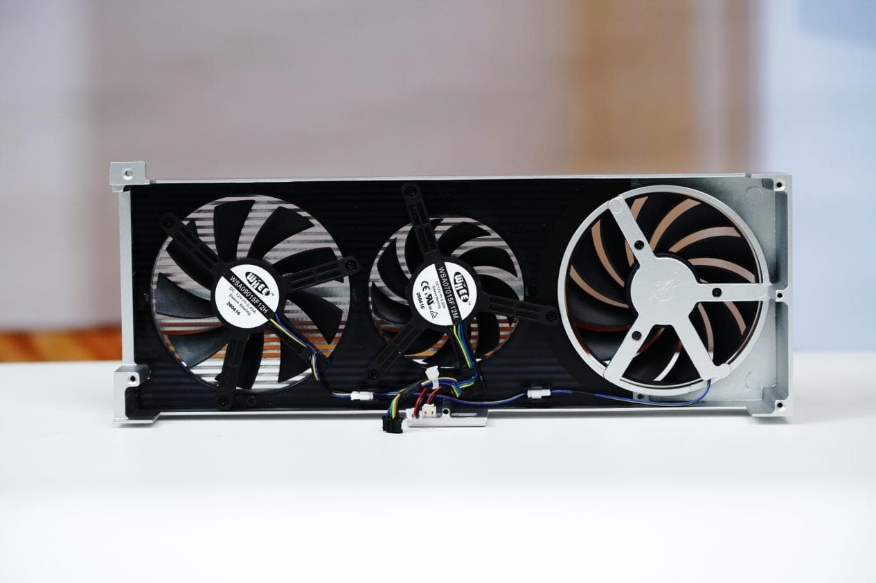 LX 7G100 Founders Edition