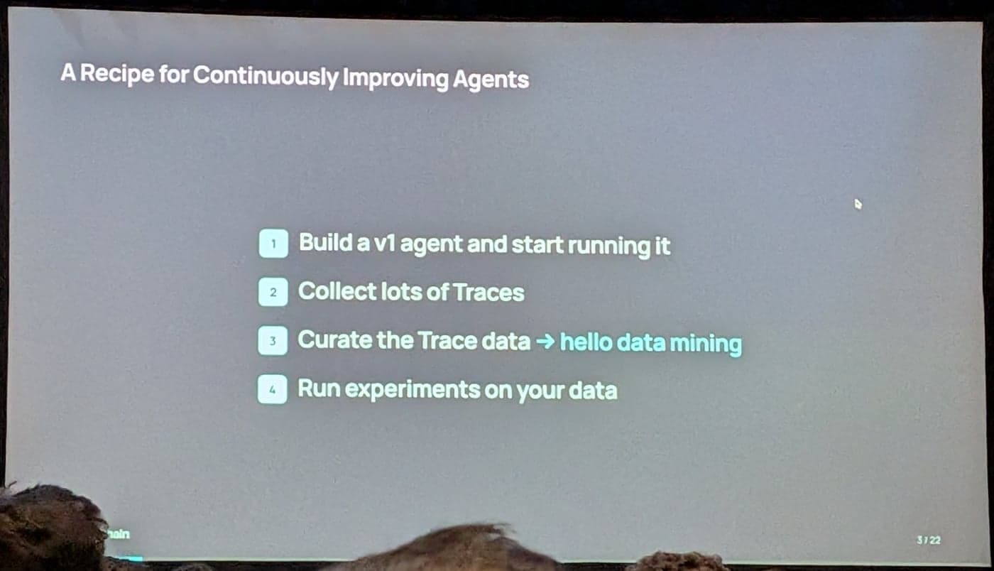 Continuously Improving AgentsのRecipe。v1 エージェントを動かし、Traceを集め、Trace dataを整理し、そのデータで実験する流れ。