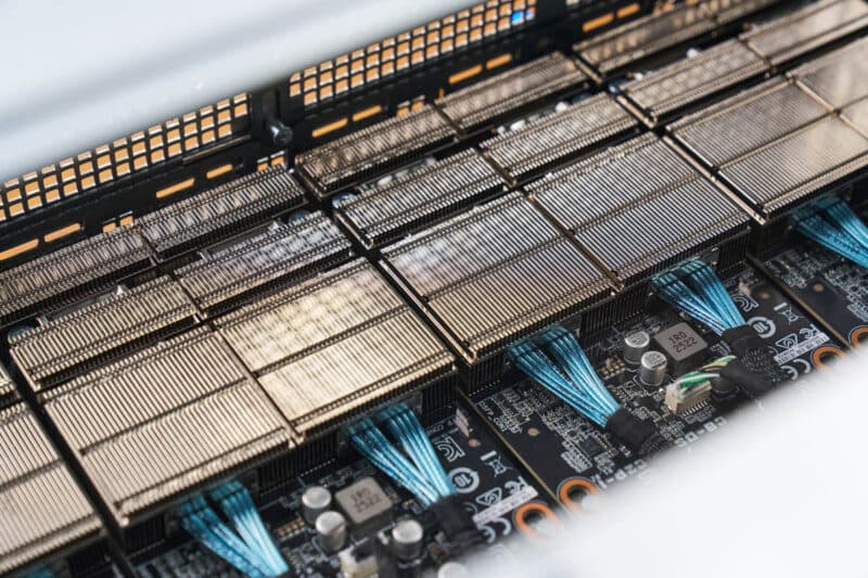 ASUS XA NB3I E12 Internal NVIDIA ConnectX 8 Cages 3