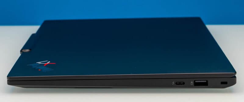 Lenovo ThinkPad X1 Carbon Gen 14-Side